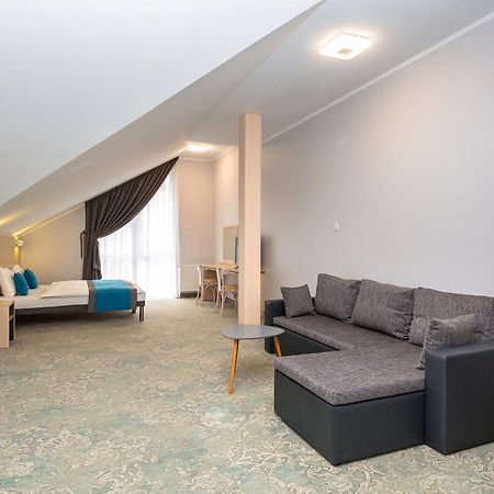 טצ'ב Hotel Vela מראה חיצוני תמונה