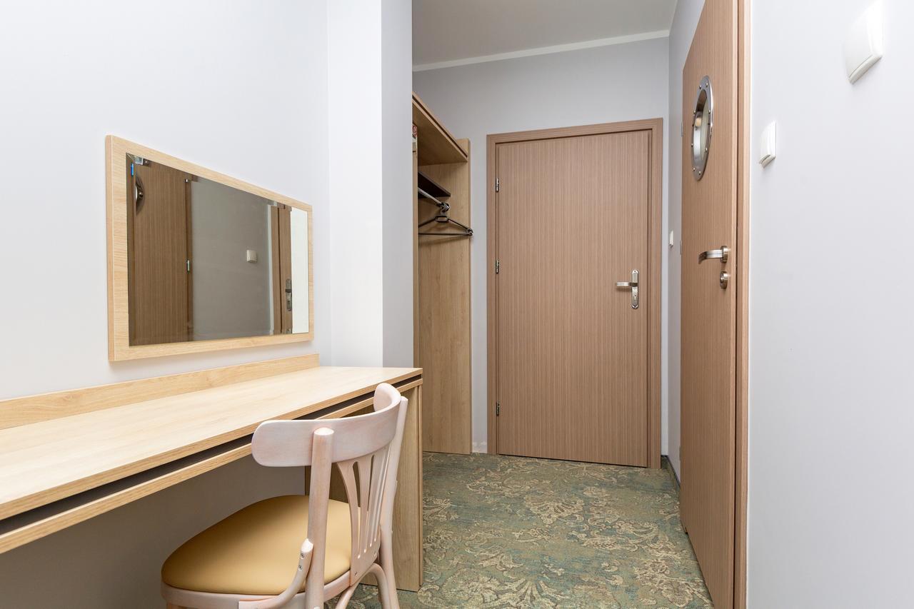 טצ'ב Hotel Vela מראה חיצוני תמונה