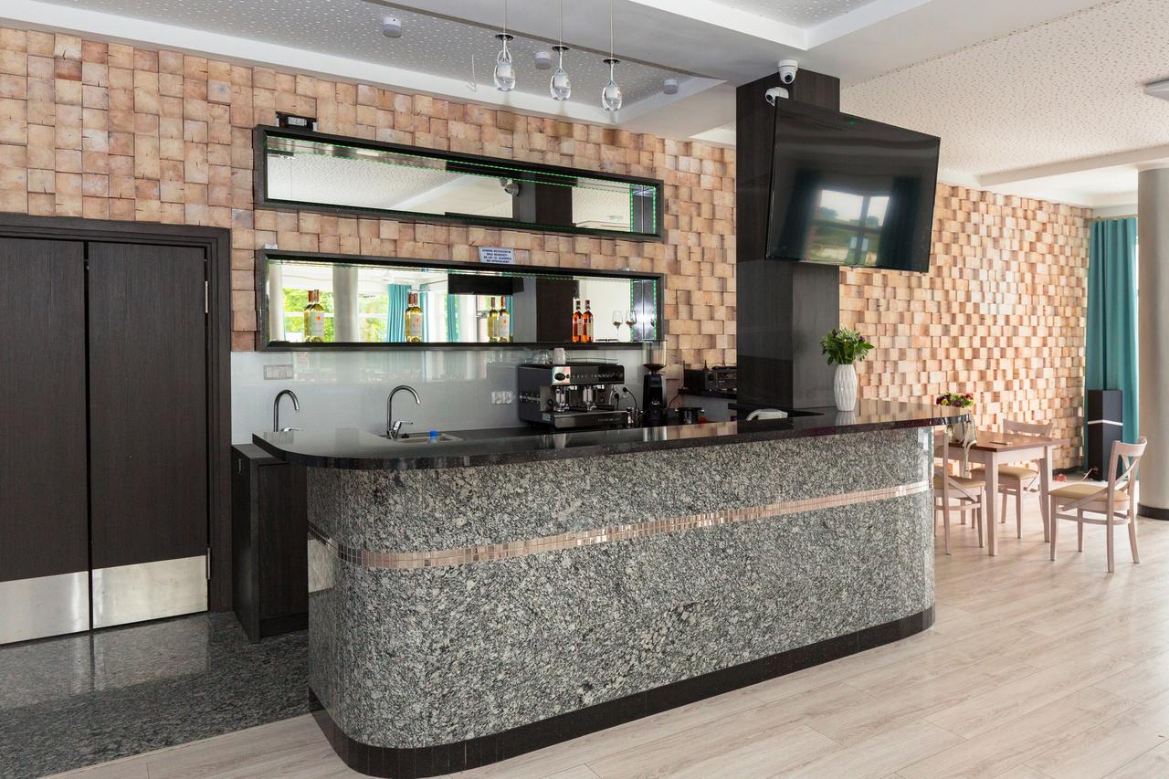 טצ'ב Hotel Vela מראה חיצוני תמונה