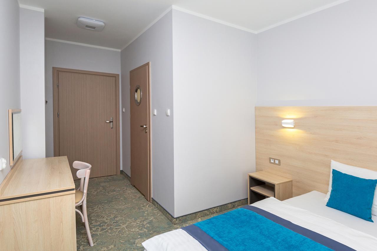 טצ'ב Hotel Vela מראה חיצוני תמונה