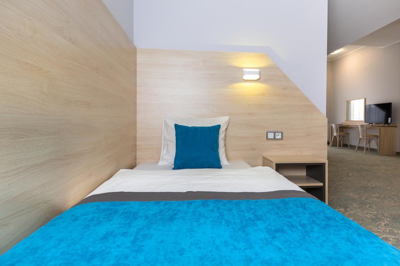 טצ'ב Hotel Vela מראה חיצוני תמונה
